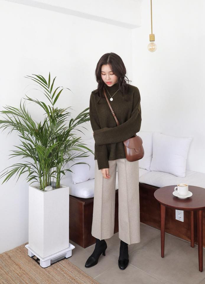 Áo len oversize và quần ống rộng