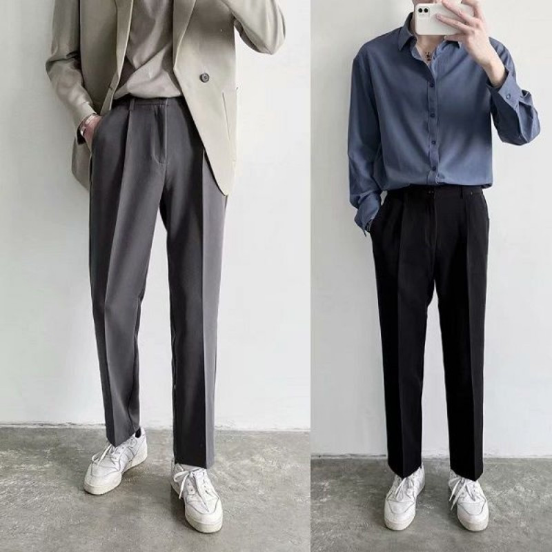 Áo sơ mi và quần âu tạo nên phong cách thanh lịch cho dân văn phòng.