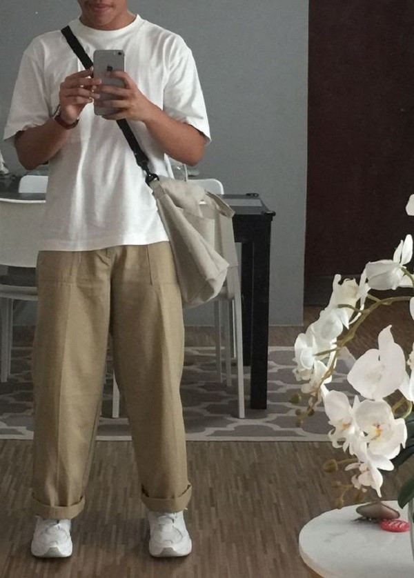 Cách phối đồ cho người lùn trendy cùng áo phông và quần ống suông