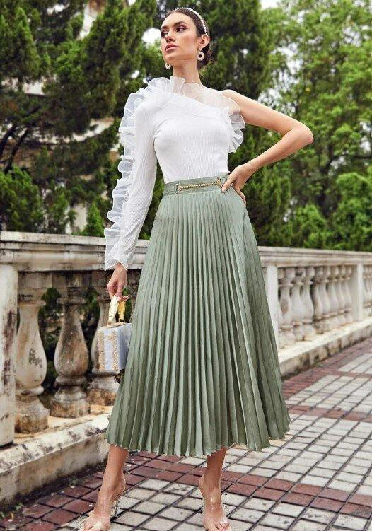 Chân váy xếp ly nhẹ nhàng