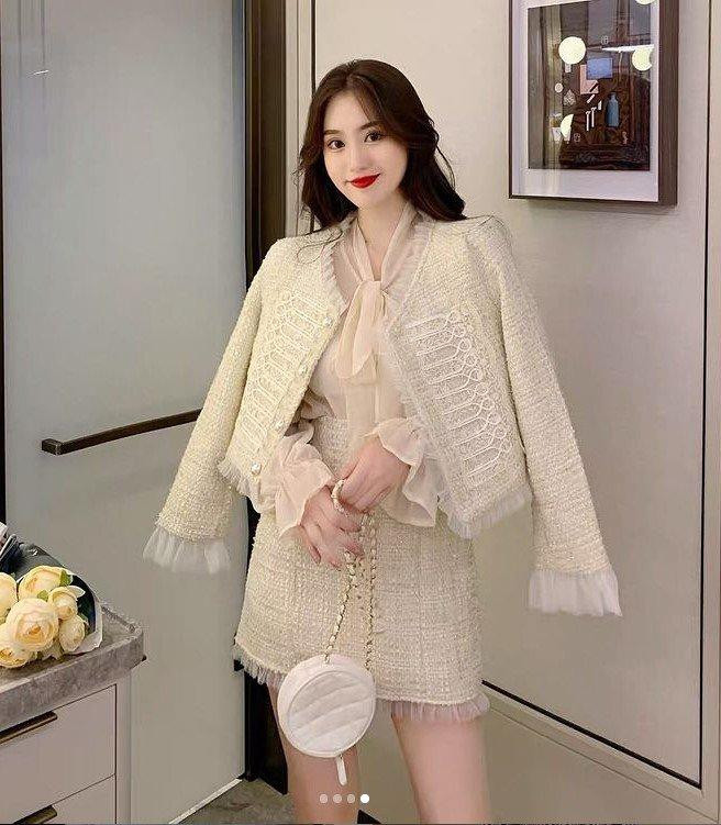 Chanh xả khi Tweed phối với túi nhỏ