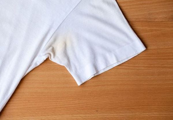 10+ cách tẩy vết ố vàng trên áo trắng sáng như mới và hiệu quả