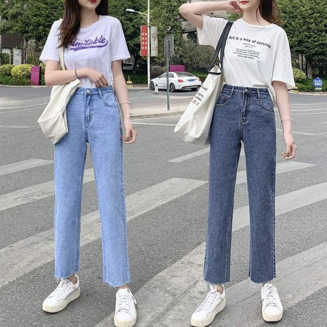 Quần jean ống xuông phối với áo thun ngắn tay năng đông