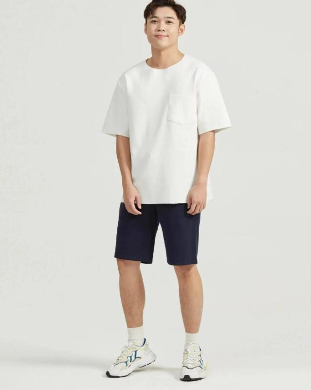 Quần short và áo polo cá tính