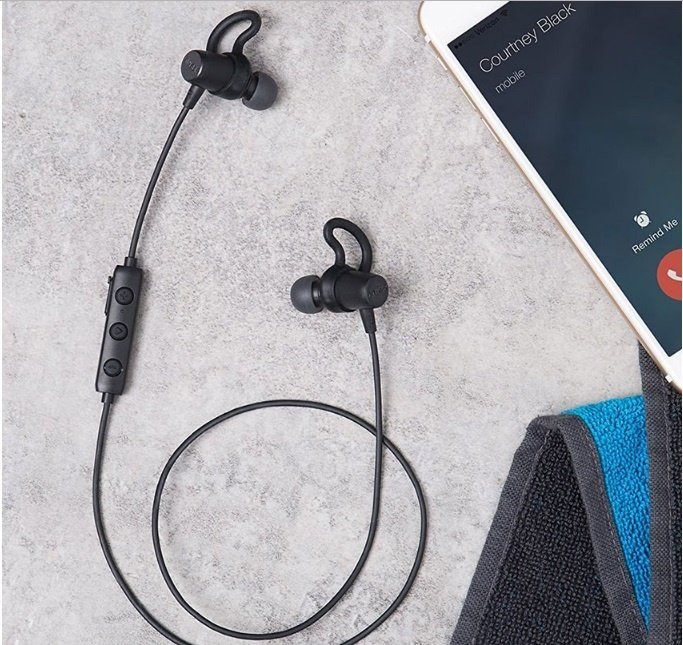 Tai nghe Anker Soundbuds Surge với thiết kế tiện dụng