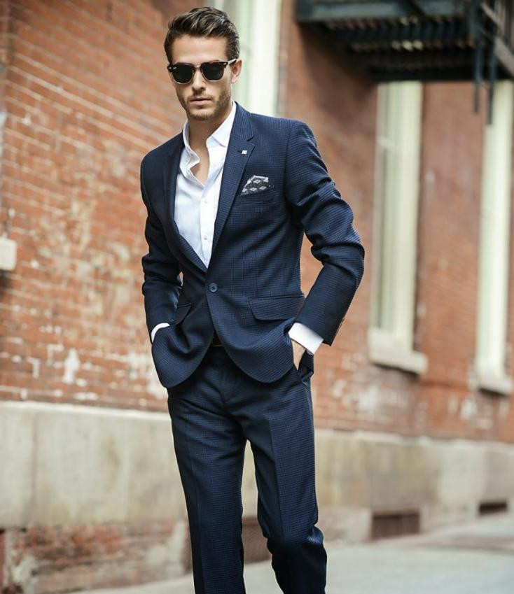 Thời trang nam dự tiệc với áo vest và quần âu