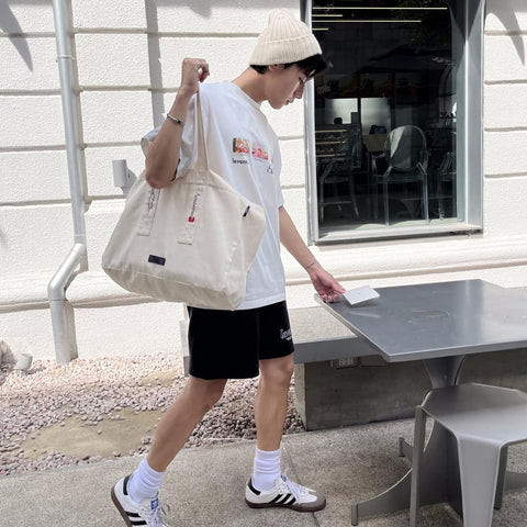 Túi Tote là gì? 17 Cách phối đồ với túi Tote chuẩn Style Streetwear