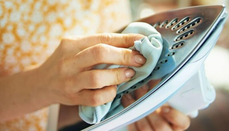 Vệ sinh bàn ủi là việc cực kỳ quan trọng