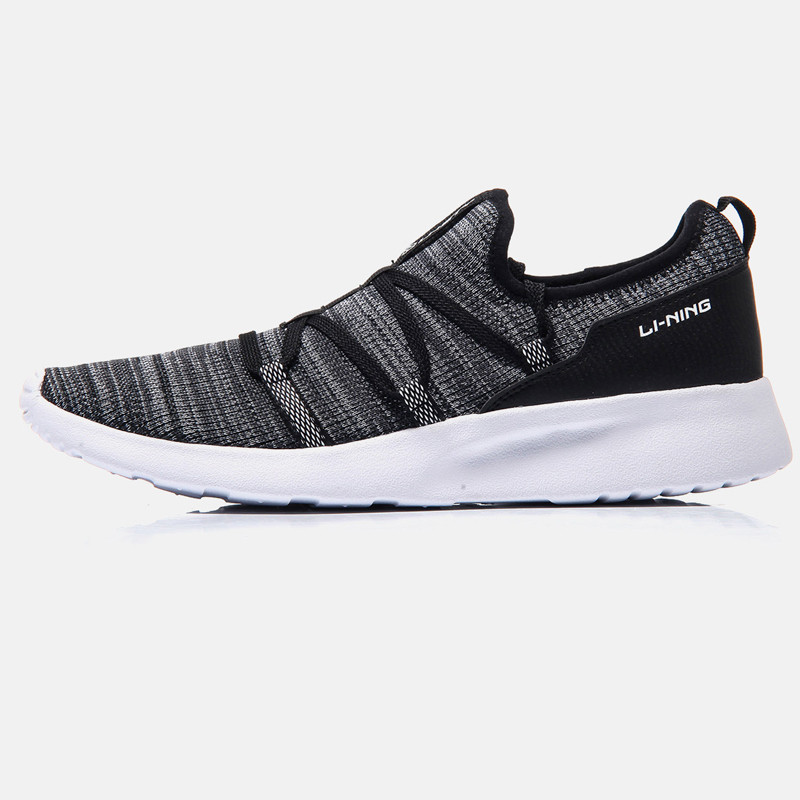10+ mẫu giày sneaker nam mà các anh nên có trong tủ đồ