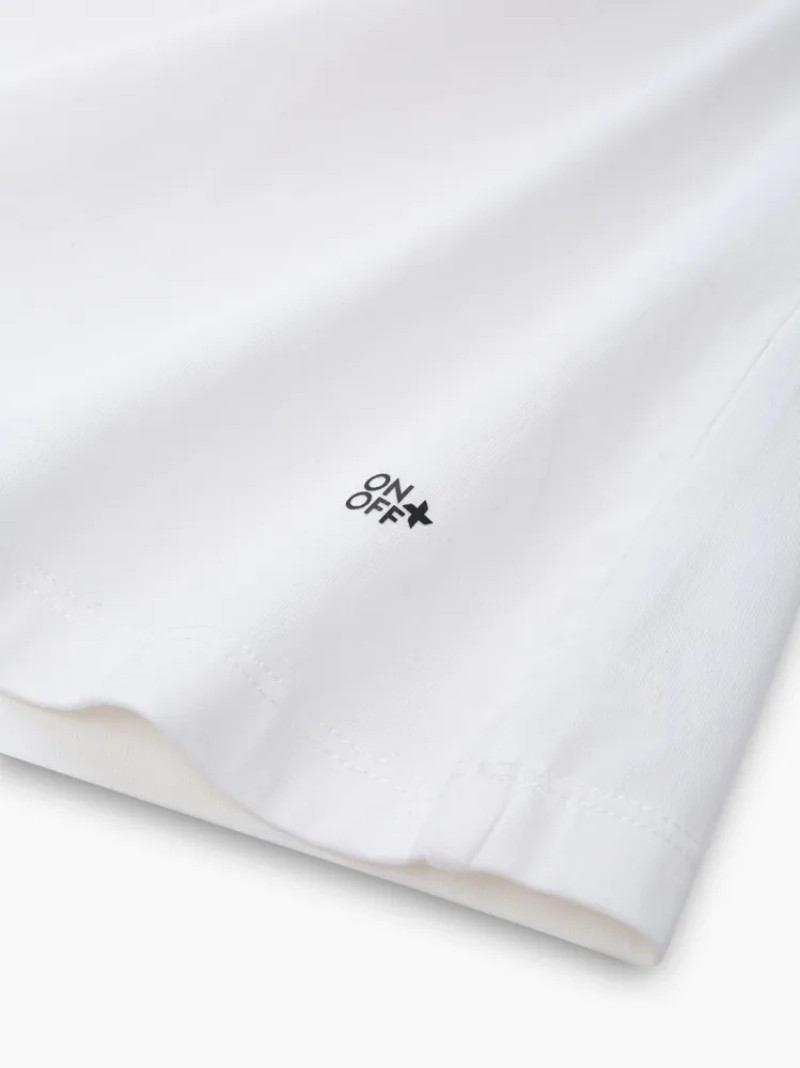 11 cách phối đồ với áo thun form rộng nữ cực xinh cực cá tính