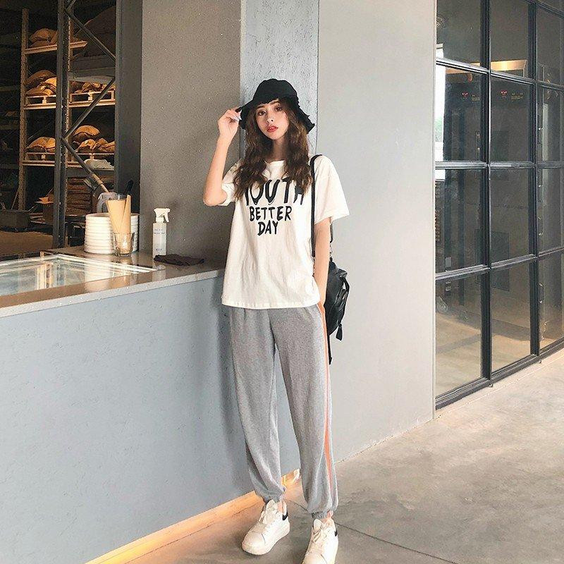 11 cách phối đồ với áo thun form rộng nữ cực xinh cực cá tính