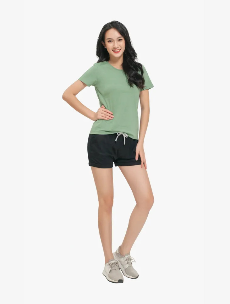 11 cách phối đồ với áo thun form rộng nữ cực xinh cực cá tính