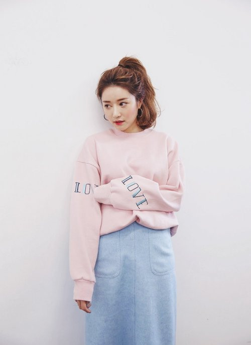 Áo Hoodie là gì? Cách phối đồ với Hoodie chất hơn nước cất
