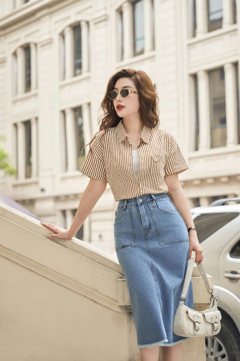 Bí quyết phối đồ với chân váy jean dài mùa đông sành điệu nhất