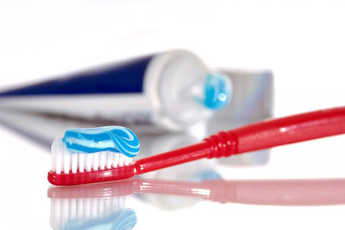 Cách vệ sinh giày thể thao trắng sạch thơm không tì vết như mới