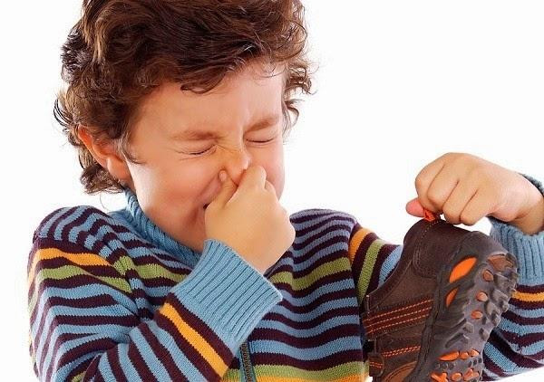 Cách vệ sinh giày thể thao trắng sạch thơm không tì vết như mới
