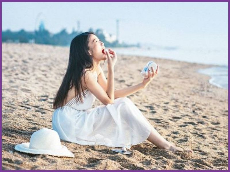 Chân ngắn đi biển mặc gì? Cách lựa đồ đi biển cho nàng nấm lùn
