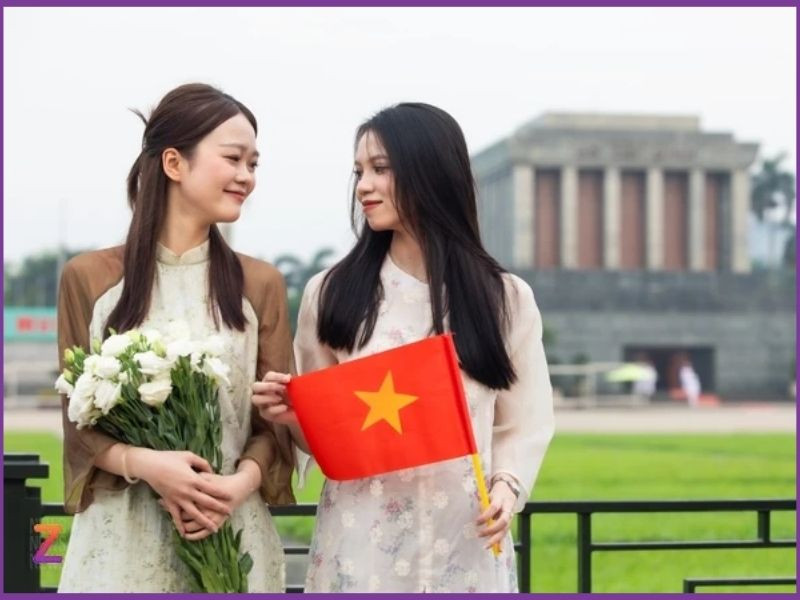 Đi Lăng Bác mặc gì? Gợi ý trang phục tham quan chỉn chu, lịch sự
