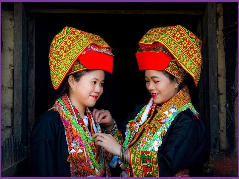 Đi Lăng Bác mặc gì? Gợi ý trang phục tham quan chỉn chu, lịch sự