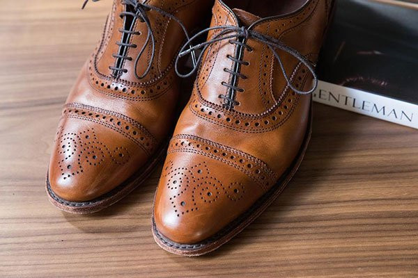 Giày Oxford là gì? Tại sao cần có trong tủ giày của Quý ông