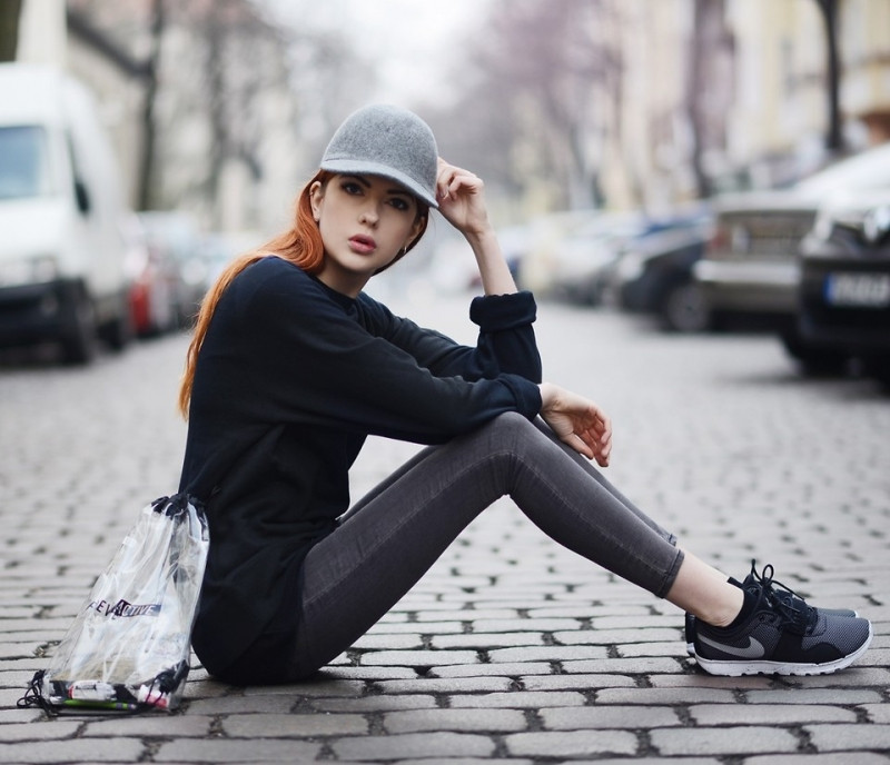 Legging là gì? Nên quần legging mix với áo và giày gì?