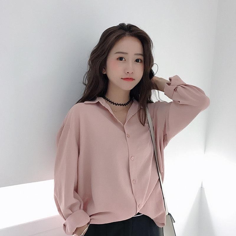 Nam nữ da ngăm nên mặc áo màu gì tôn da, tôn dáng?
