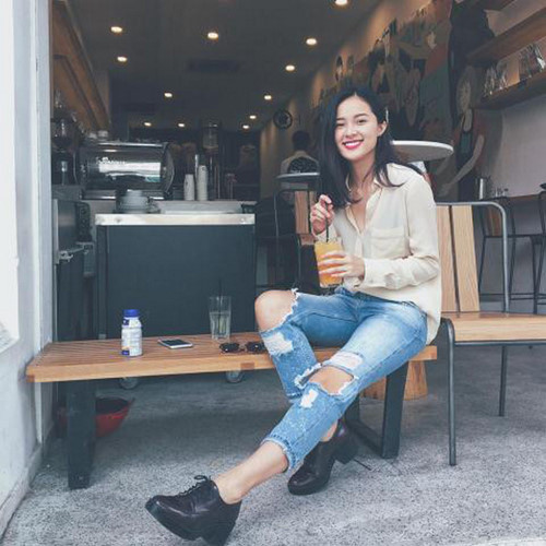Phối quần jeans rách với áo gì chuẩn vẻ đẹp street wear?