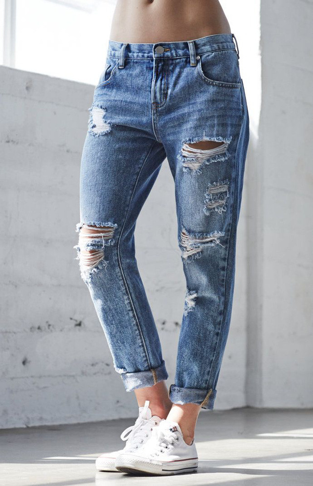 Phối quần jeans rách với áo gì chuẩn vẻ đẹp street wear?