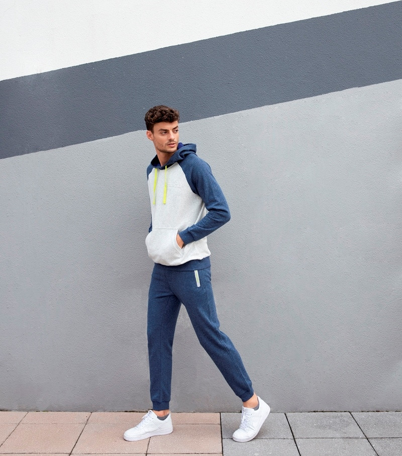 Quần jogger là gì? Bí kíp mix đồ cực dễ với quần jogger