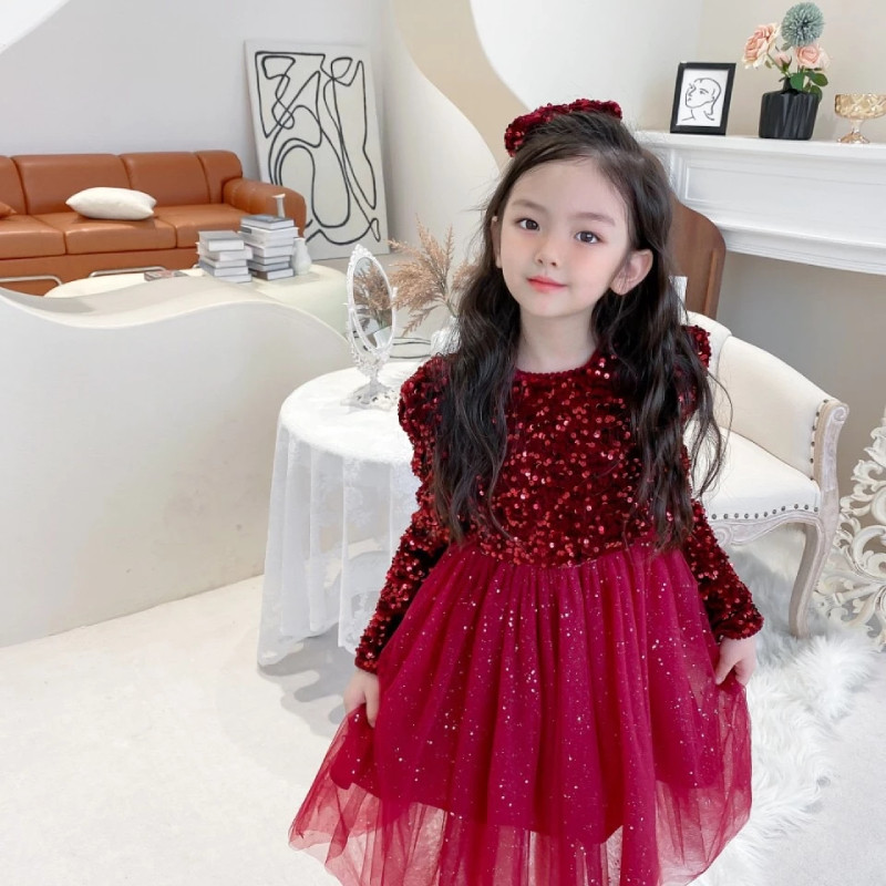 Tips phối đồ đi chơi Noel cho cả gia đình nổi bật, rạng ngời