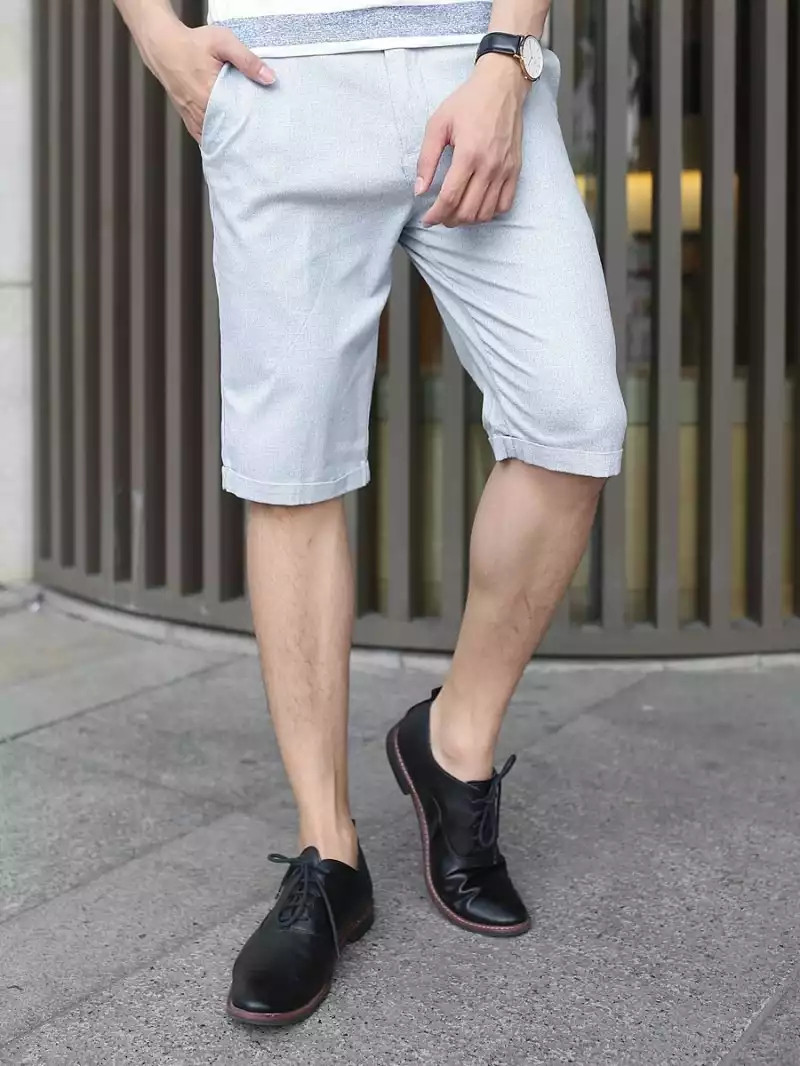 Top 7 cách phối giày với quần short nam trẻ trung, phong cách
