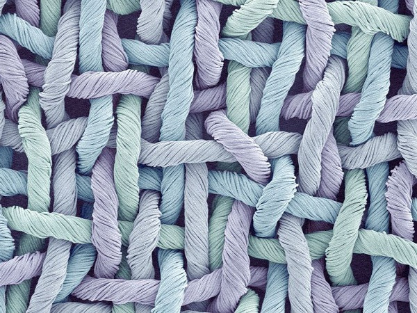Vải polyester là gì? Ứng dụng và ưu nhược điểm của sợi tổng hợp